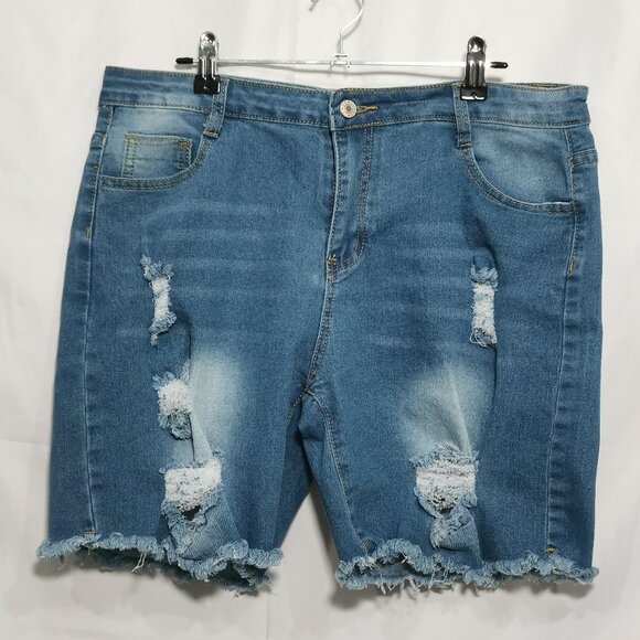 Distressed Medium Wash Denim Shorts Size L NWOT #105 - Picture 1 of 5